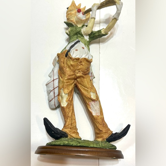 Duncan Royale Capodimonte Italy HOBO CLOWN PLAYING HORN 11" Collectible Figurine - Picture 6 of 10